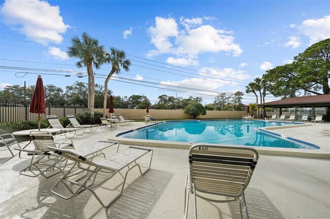 Building Photo - 2693 Sabal Springs Cir