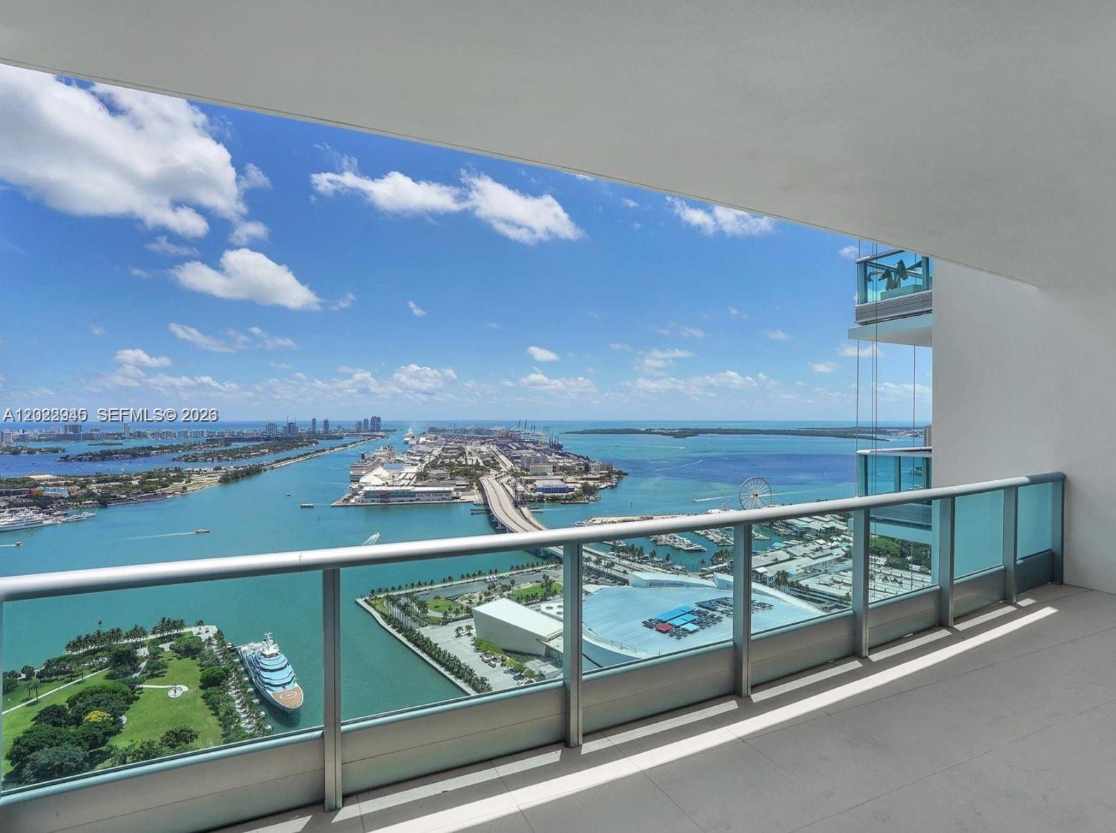 Building Photo - 900 Biscayne Blvd