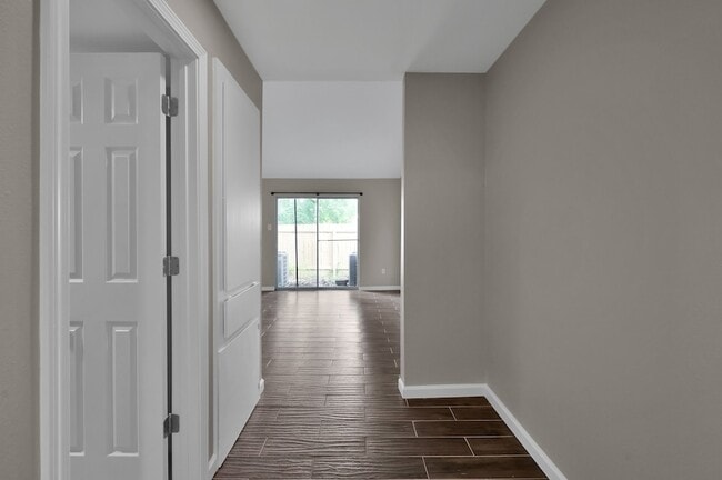 Building Photo - 12311 Glenview Dr