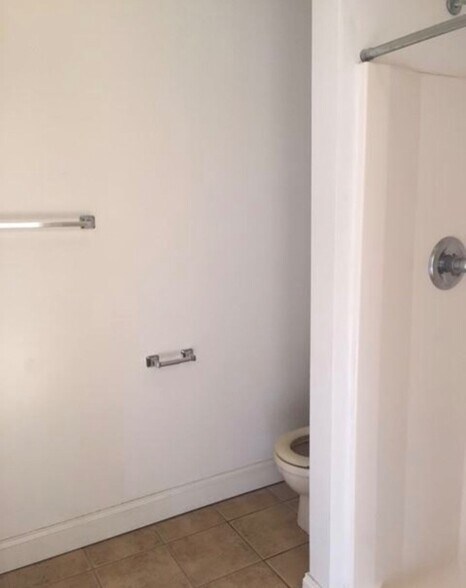 Building Photo - 394 Race St