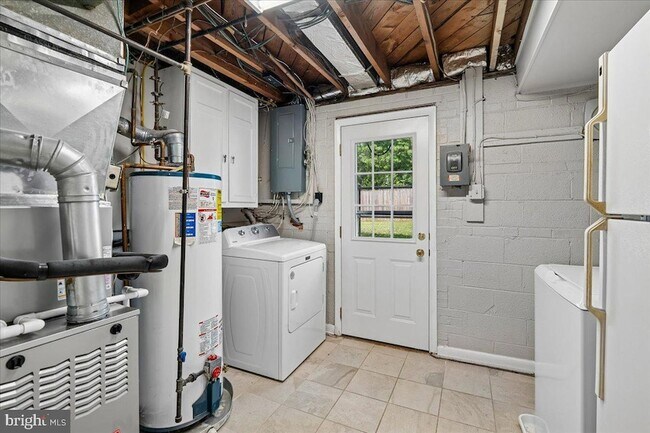Building Photo - 1103 Playford Ln