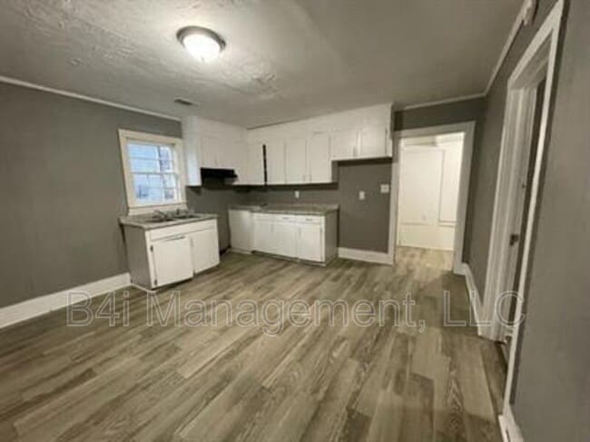 Building Photo - 119 Chandler Cir SE
