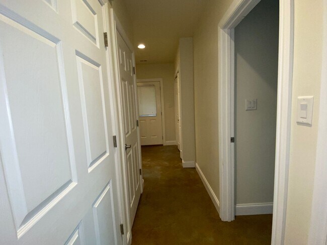 Building Photo - 125 Sun Haven Ln