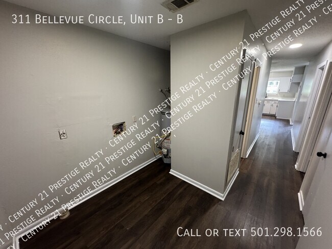 Building Photo - 311 Bellevue Cir
