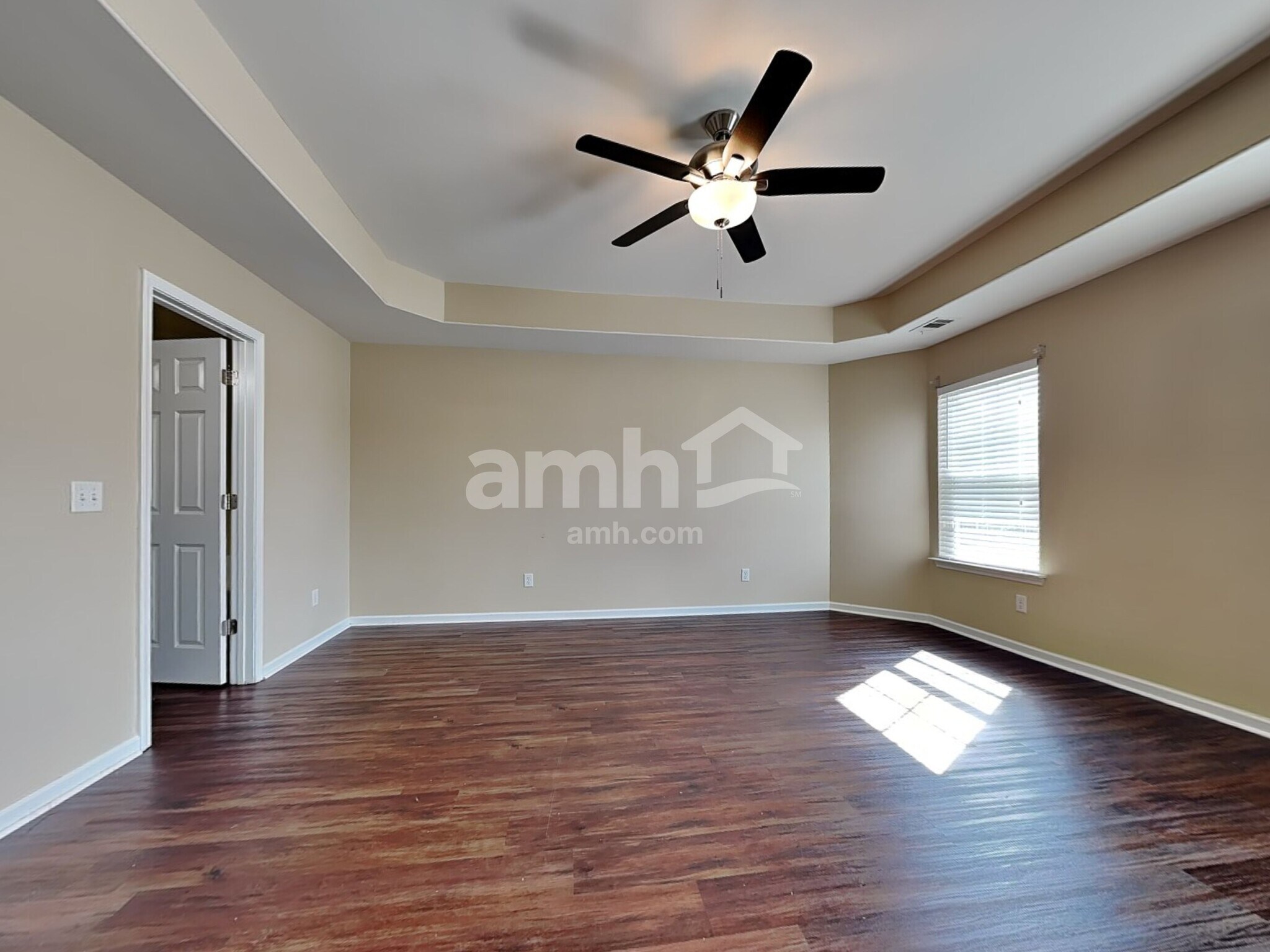 Building Photo - 1 Amber Dr