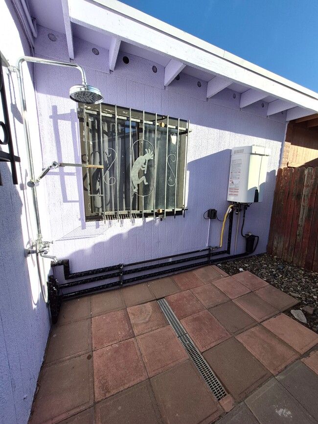 Building Photo - 6566 E Hawk Dr