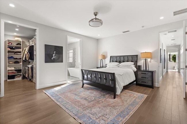 Building Photo - 1049 N Kentucky Ave