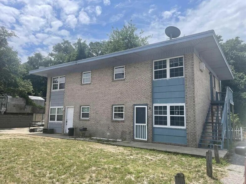 Primary Photo - 409 27th Ave N