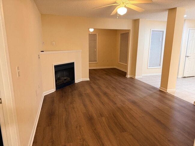 Building Photo - 2500 Friedland Pl