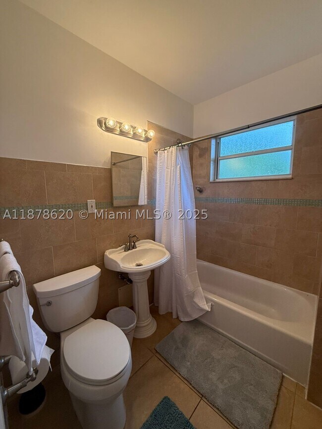 Building Photo - 1289 Marseille Dr
