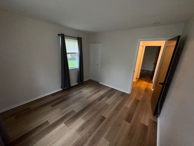 Building Photo - 1303 Lowland Ct