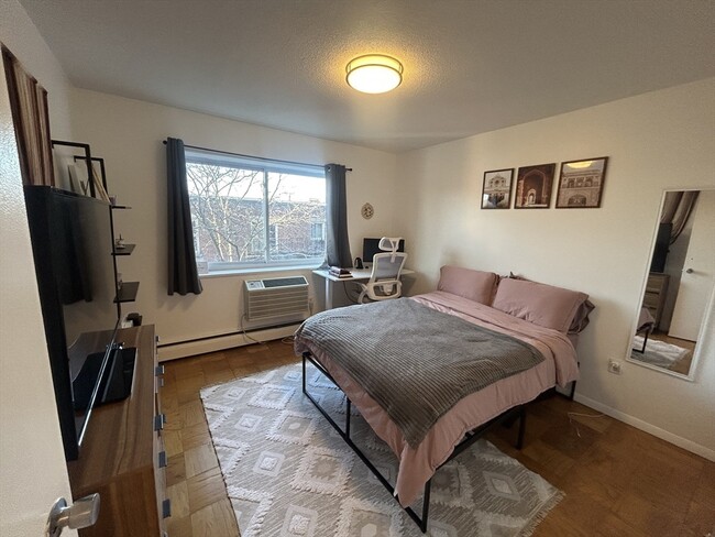 Building Photo - 287 Harvard St