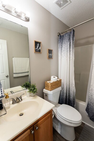 Building Photo - 2419 Smugglers Ct
