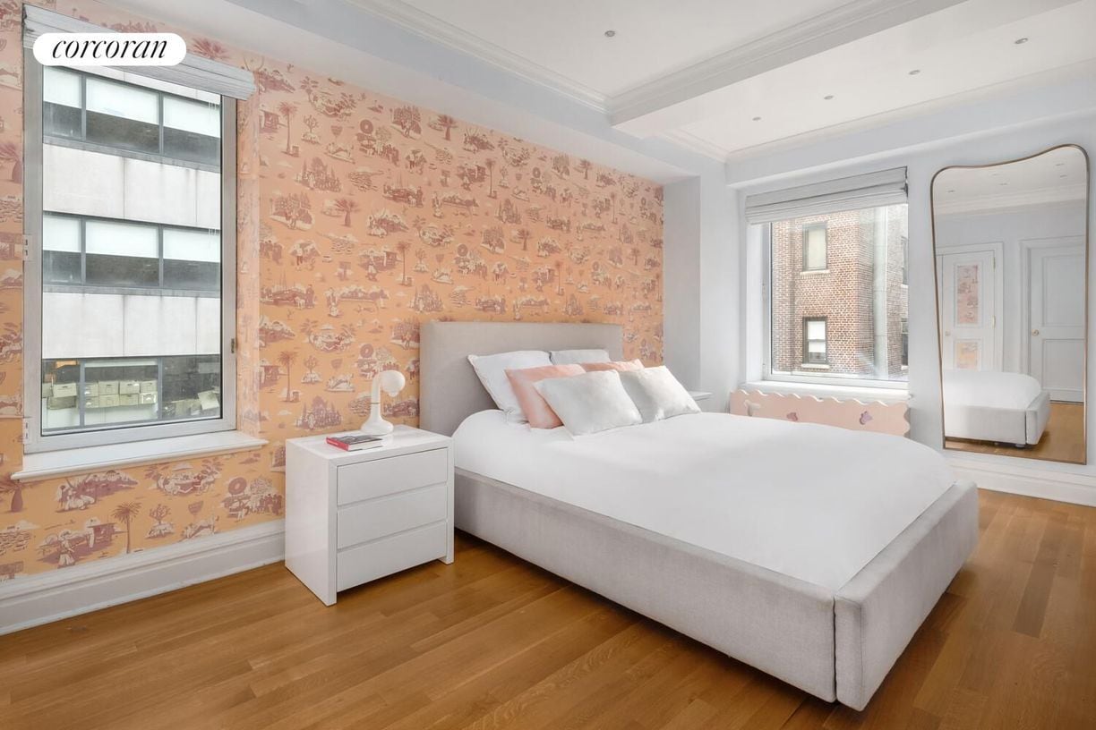 Building Photo - 502 Park Ave