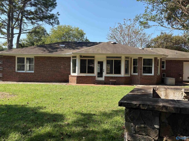 Building Photo - 125 Steele Dr