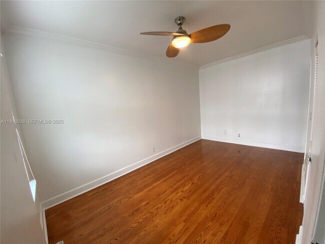 Building Photo - 610 8th St