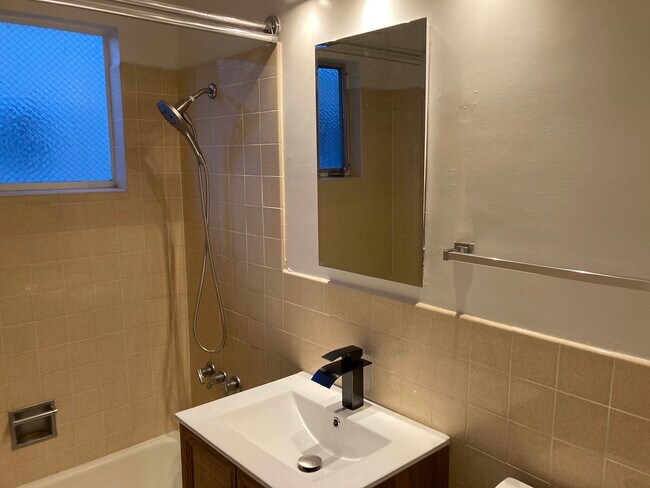 Building Photo - 1423 Walnut St