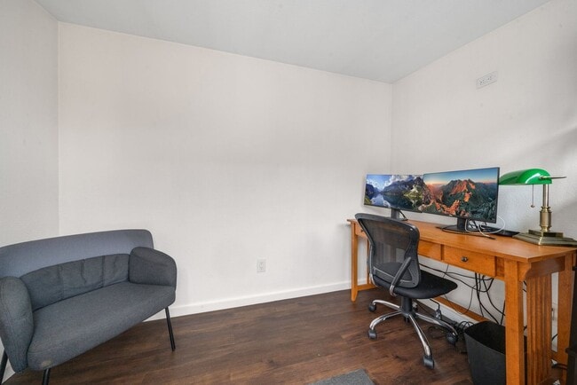 Building Photo - Charming Home In NE Richmond!