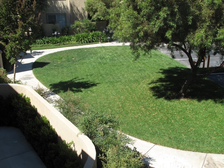 Building Photo - 23621 Del Monte Dr