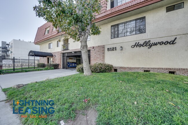 Building Photo - 5121-5125 Klump Ave