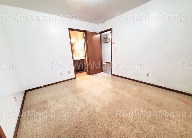 Building Photo - 1644-1646 E Mitchell Ave