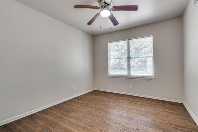 Building Photo - 6839 Walnut Hill Ln