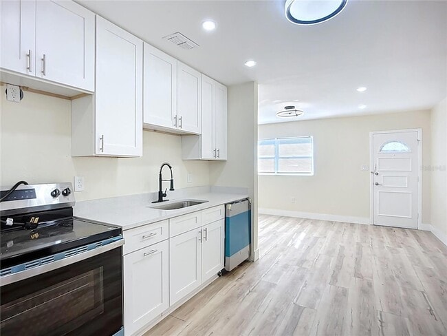 Building Photo - 4513 W Gray St