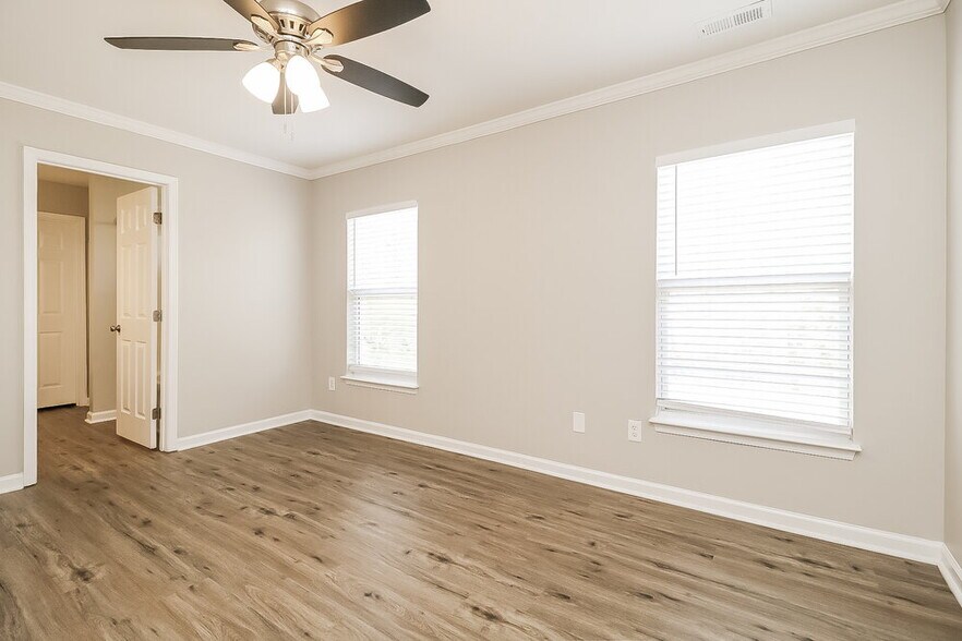 Building Photo - 1650 Southcross St