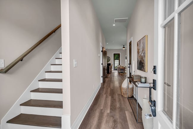 Building Photo - 3-bedroom 3.5 bathroom Home with Modern Am...