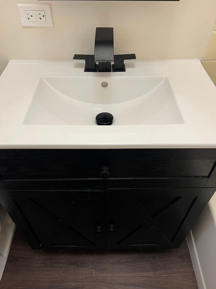 new vanity - 2446 W Thomas St