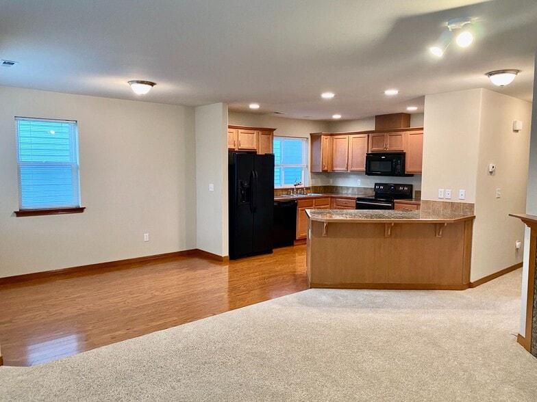 Building Photo - Lynnwood Home