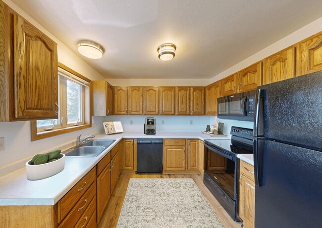 Building Photo - 624 N 16th Ave