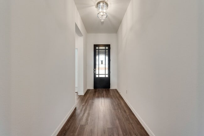 Building Photo - 3514 Honeysuckle Holw