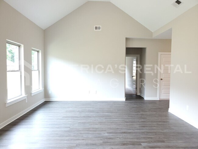 Building Photo - Home for Rent in Clanton, AL... Available to View Now!!!