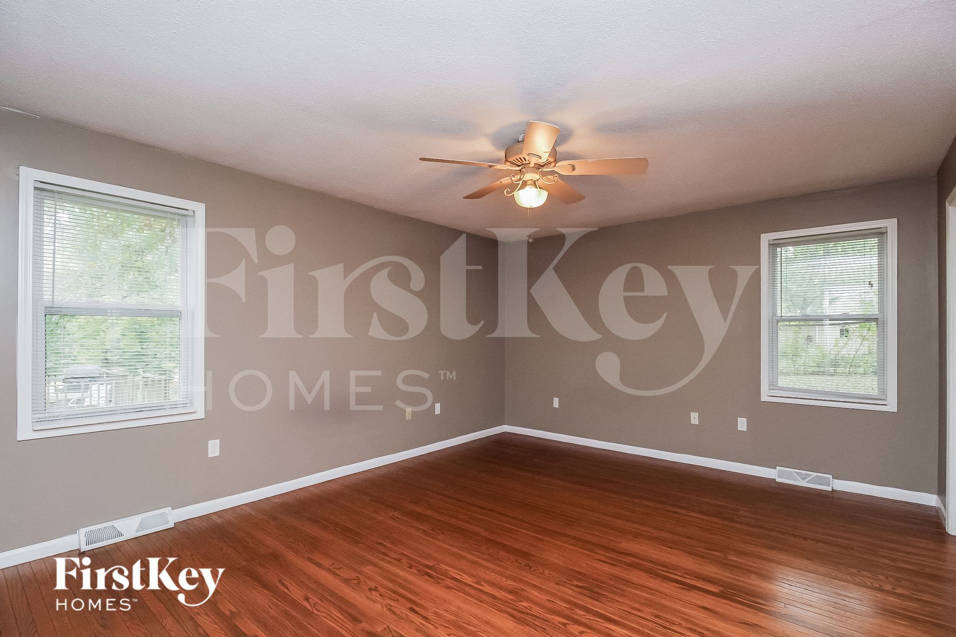 Building Photo - 704 Melrose St