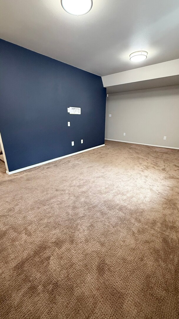 Building Photo - GOURMET KITCHEN-D20-6 BEDROOMS