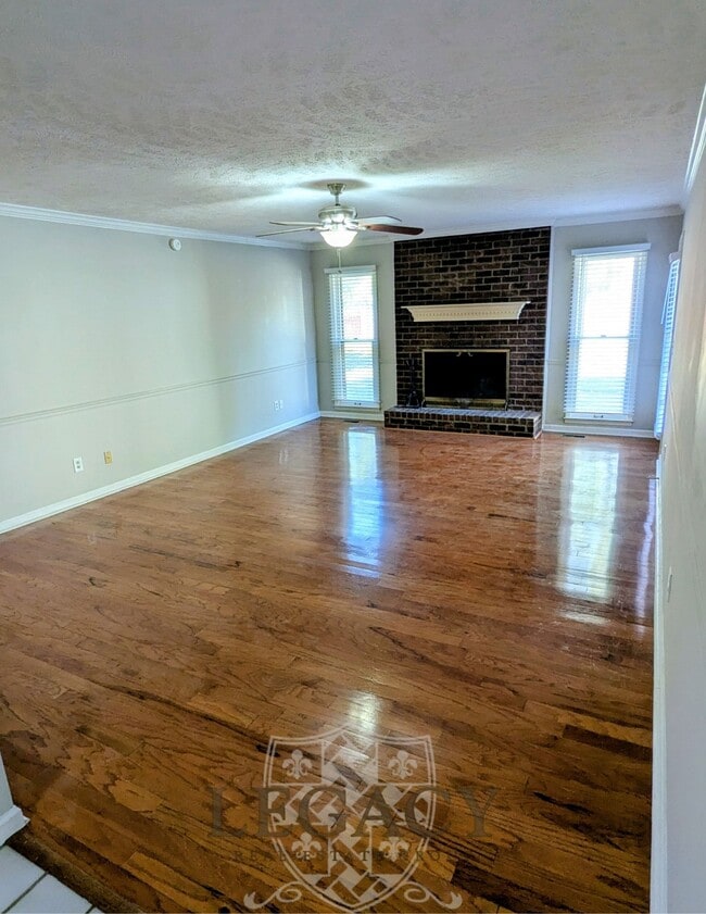 Building Photo - 502 Irongate Blvd