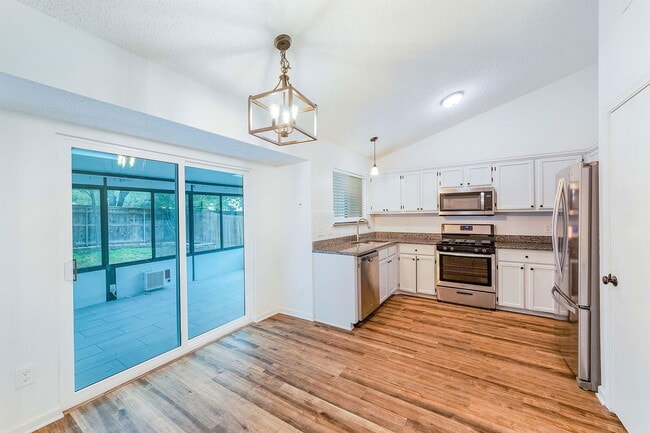 Building Photo - 2014 Balsam Way