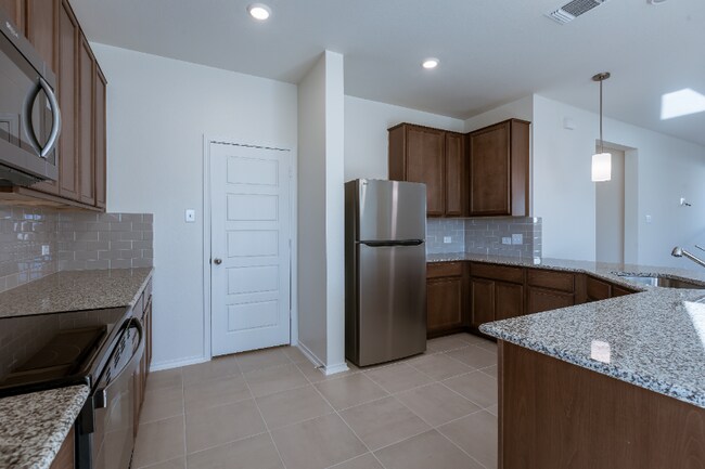 Building Photo - 1400 Carriageway Dr