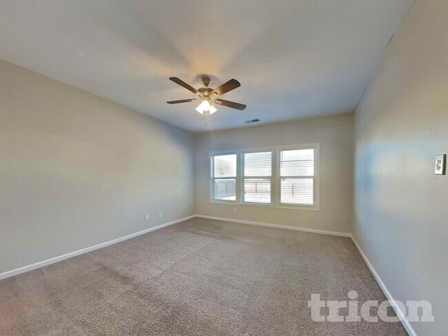 Building Photo - 3663 Shale Ln SE