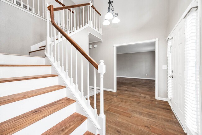 Building Photo - 17203 Kettle Creek Dr