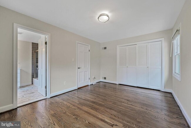 Building Photo - 6109 Clearwood Rd