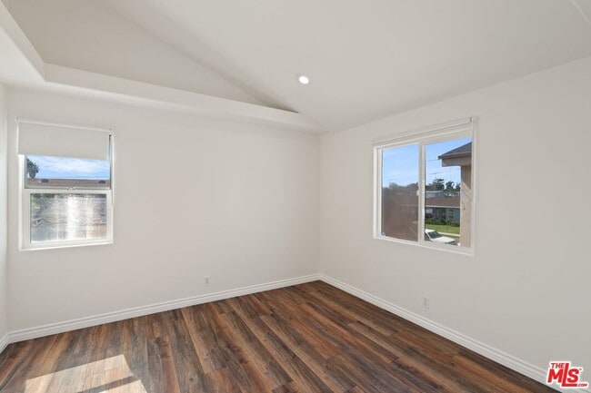 Building Photo - 4128 W 122nd St