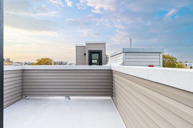Building Photo - 807 N 17th St