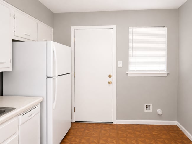 Building Photo - Spacious 2 Bed / 1.5 Bath Apartment at Raleigh Pines