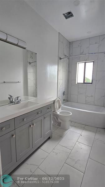 Building Photo - 3721 SW 12th Pl