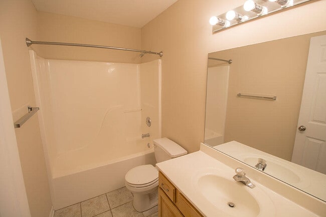 Building Photo - 1881 Field St