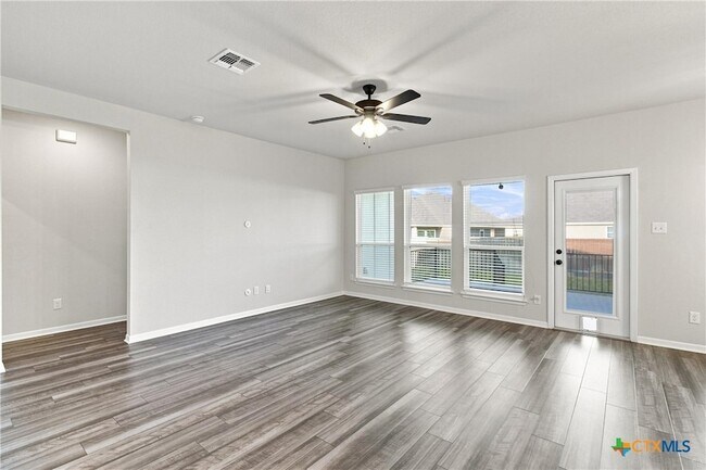 Building Photo - 2827 Fox River Dr