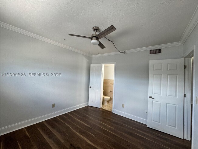 Building Photo - 680 Miller Dr