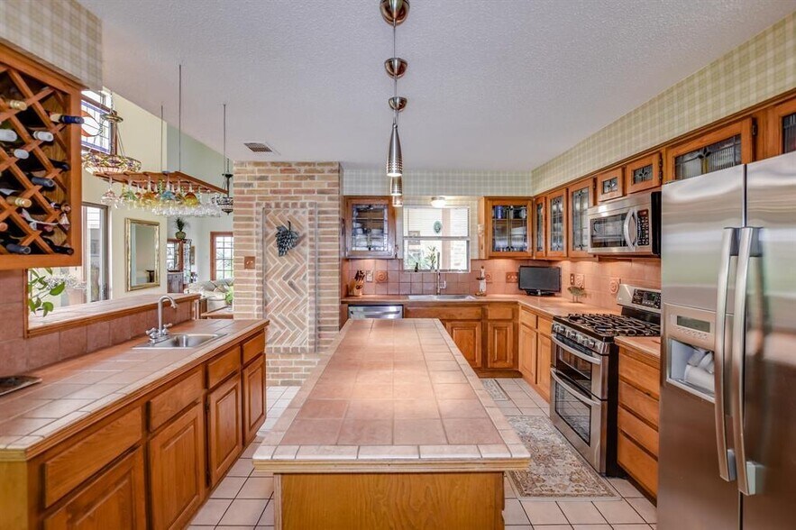 Building Photo - 12722 Cypress Pass Loop E
